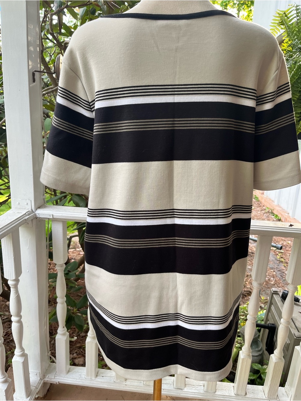 AVENUE Plus Size 22/24 Black Cream Striped Knit Top Keyhole Neck Short Sleeve - Picture 5 of 6